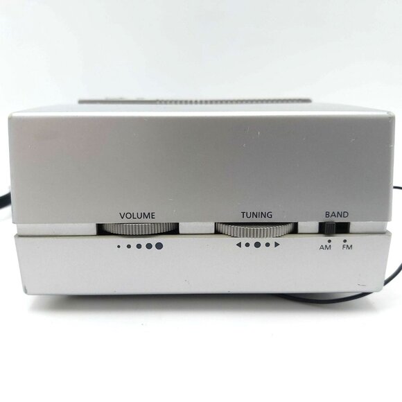 Timex T434S Triple Alarm Clock Radio AM-FM with 4 Nature Sounds Options and DST - Picture 7 of 10